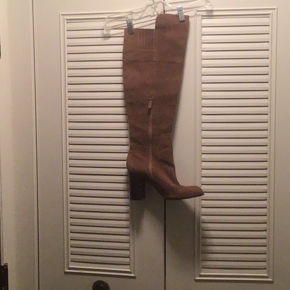 Talia Suede Over The Knee Boots. Beautiful boots in very good condition good con - Picture 3 of 4